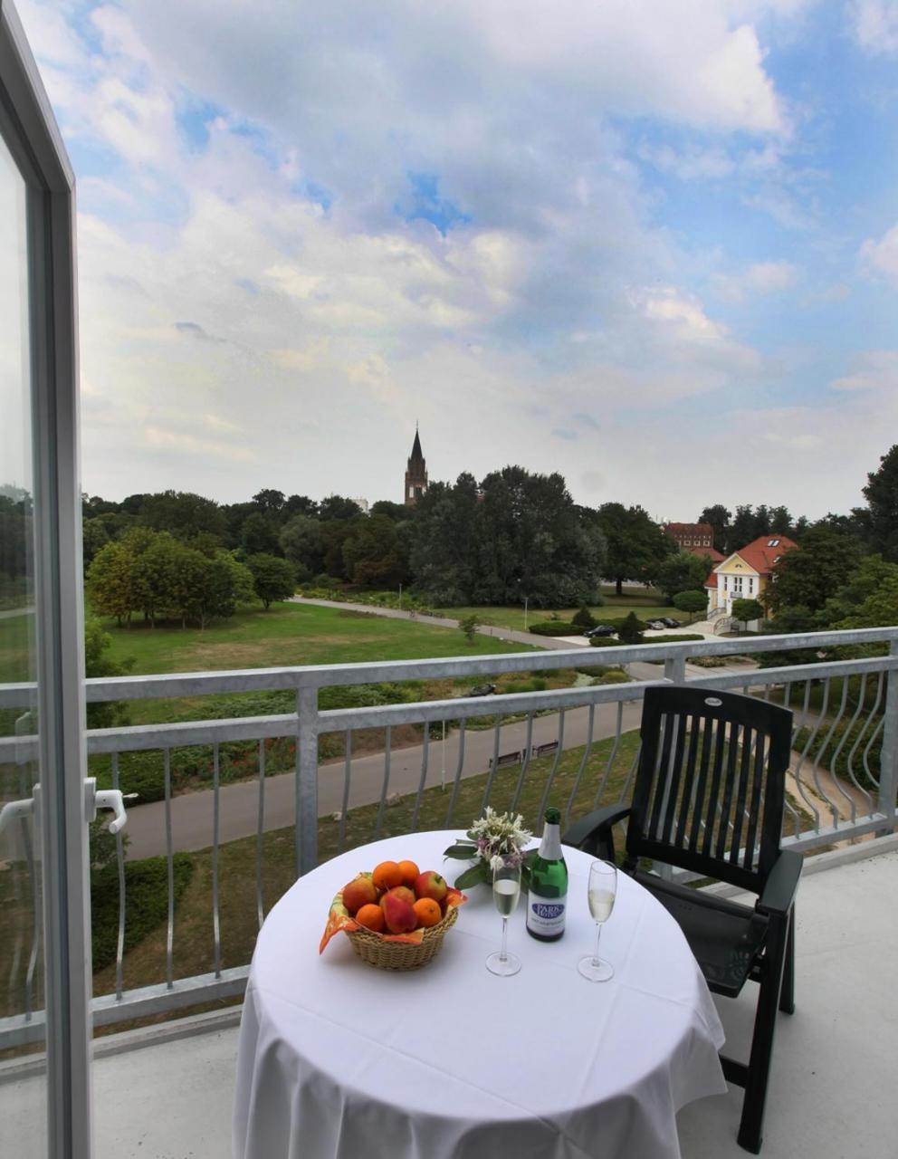Parkhotel Neubrandenburg Dış mekan fotoğraf